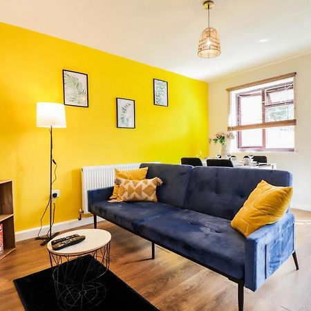 Spacious 1 Bed Flat-Free Parking Hillingdon Dış mekan fotoğraf