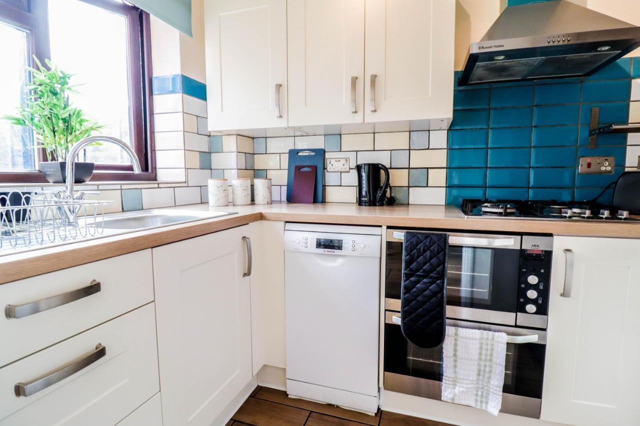 Spacious 1 Bed Flat-Free Parking Hillingdon Dış mekan fotoğraf