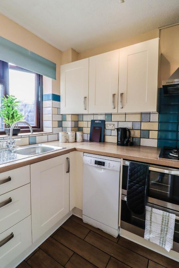 Spacious 1 Bed Flat-Free Parking Hillingdon Dış mekan fotoğraf
