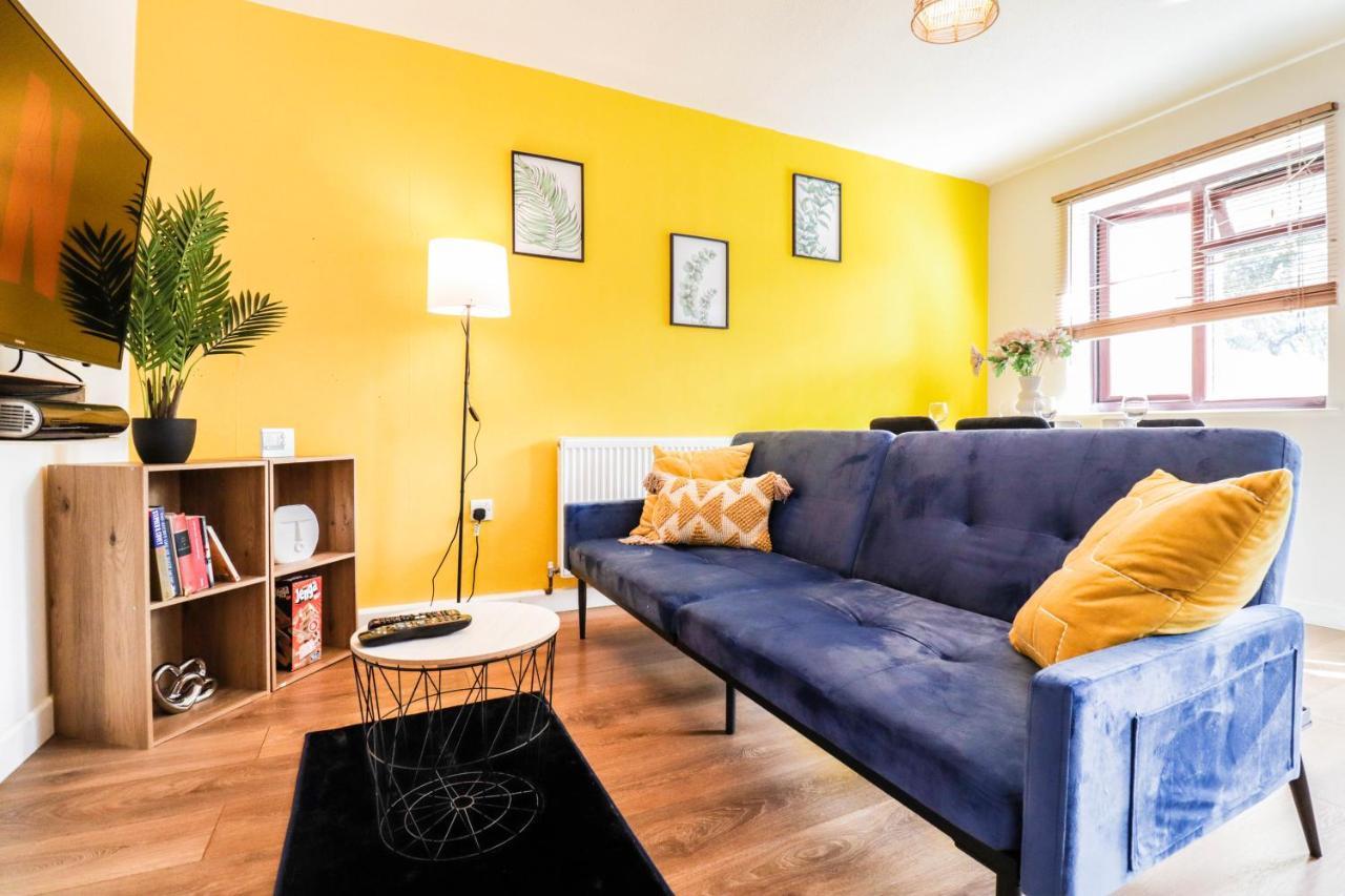 Spacious 1 Bed Flat-Free Parking Hillingdon Dış mekan fotoğraf