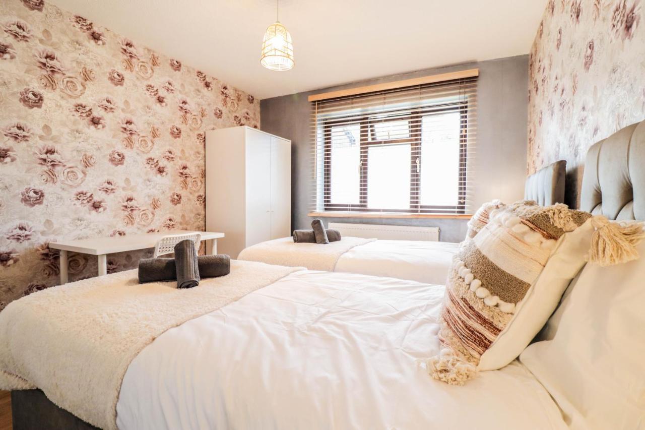 Spacious 1 Bed Flat-Free Parking Hillingdon Dış mekan fotoğraf
