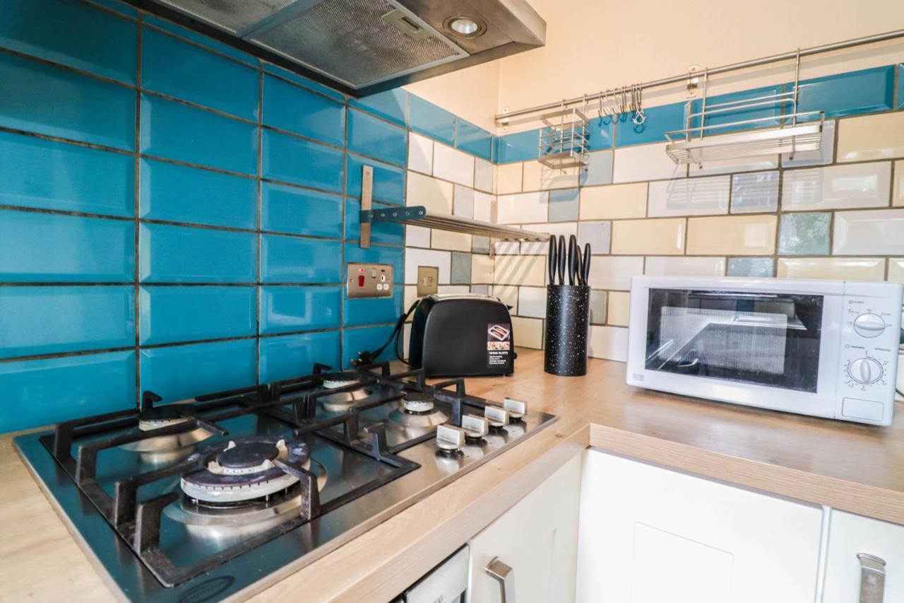 Spacious 1 Bed Flat-Free Parking Hillingdon Dış mekan fotoğraf