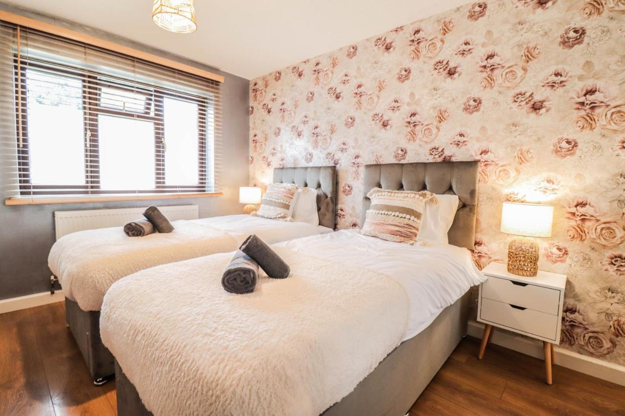 Spacious 1 Bed Flat-Free Parking Hillingdon Dış mekan fotoğraf