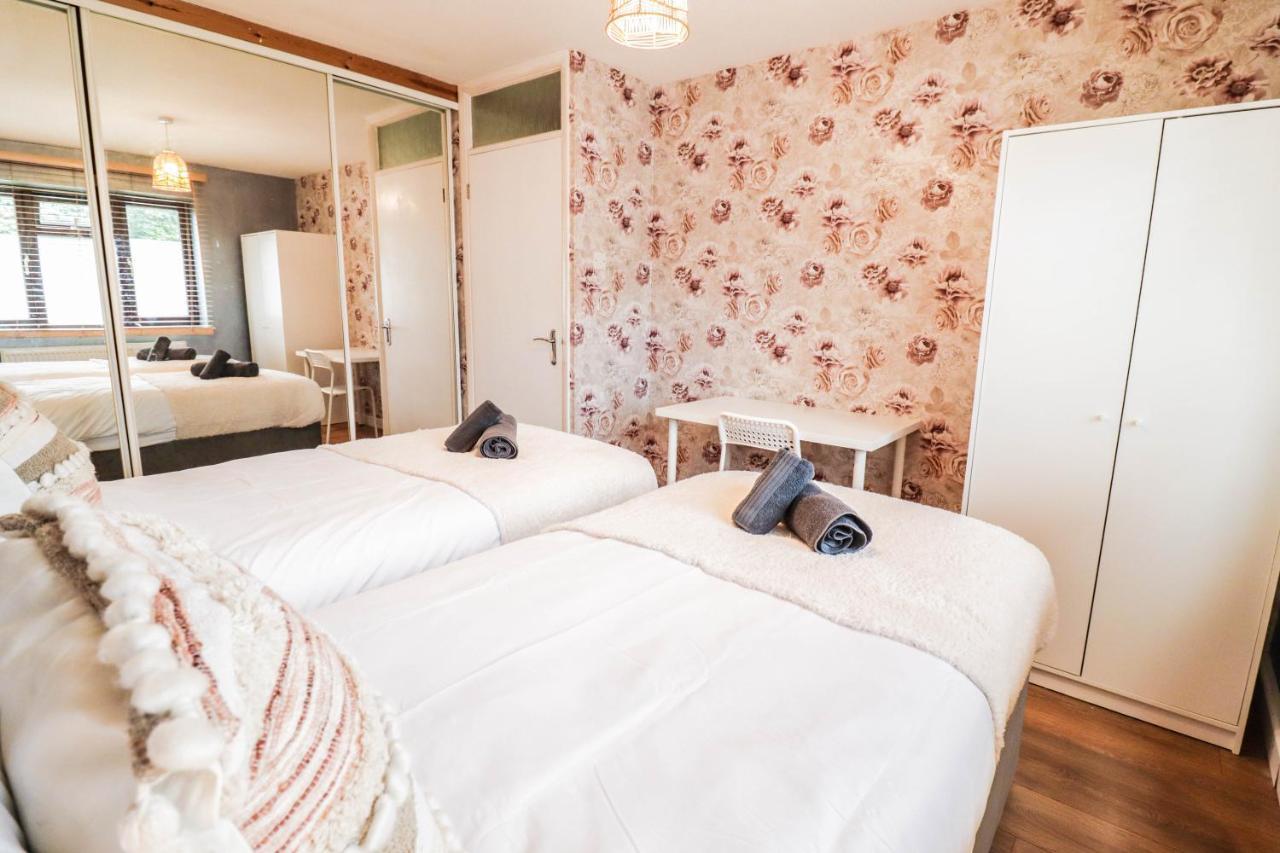 Spacious 1 Bed Flat-Free Parking Hillingdon Dış mekan fotoğraf